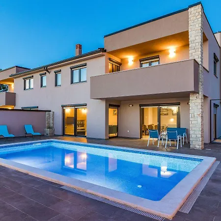 Luxurioese Mit Privatem Pool Und Sonnenterrasse Сasa de vacaciones *