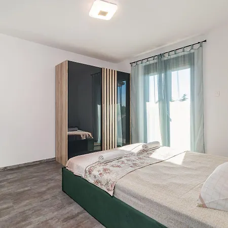 Luxurioese Mit Privatem Pool Und Sonnenterrasse Vakantiehuis *