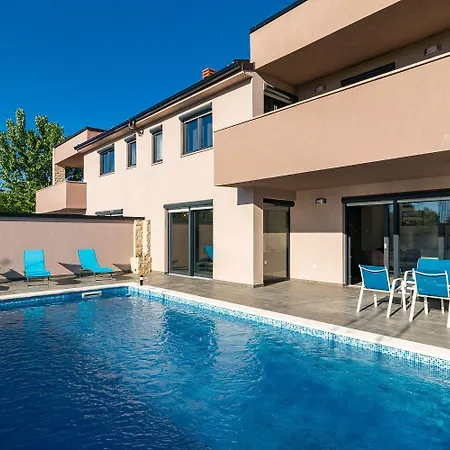 Luxurioese Mit Privatem Pool Und Sonnenterrasse * Valbandon