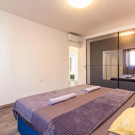 Dom wakacyjny Luxurioese Mit Privatem Pool Und Sonnenterrasse *